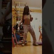Menina Twerking