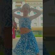 Menina Dancando Bikini