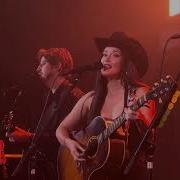 Kacey Musgraves Middle Of Nowhere